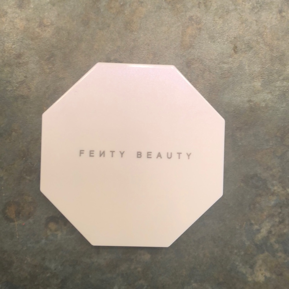 fenty beauty highlighter